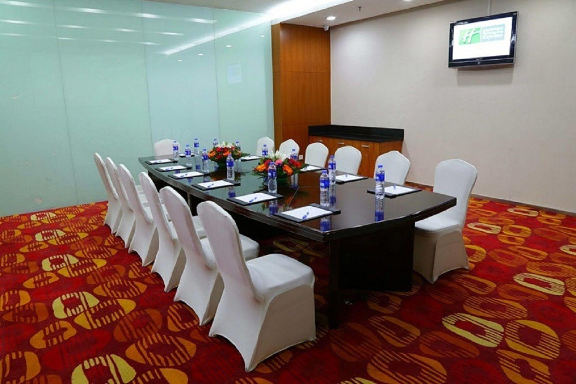 Holiday Inn Express Tianjin Binhai מראה חיצוני תמונה